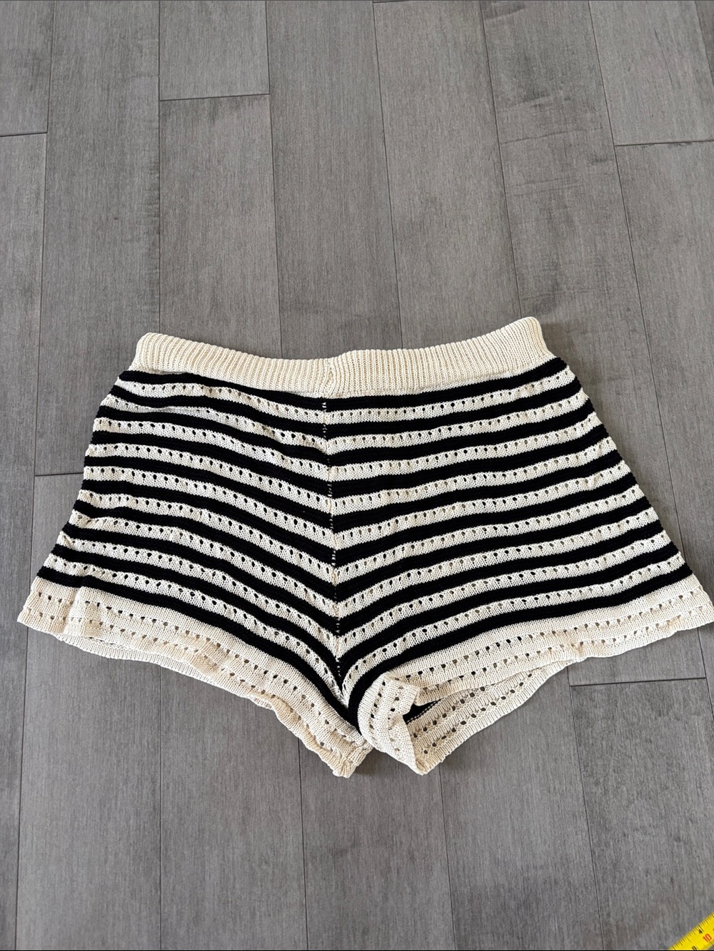 SHEIN Black & Cream Striped Knit Drawstring Shorts and Top - Picture 4 of 6